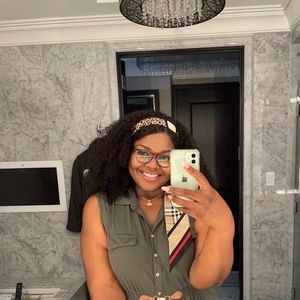 Meet your Posher, Jasmine